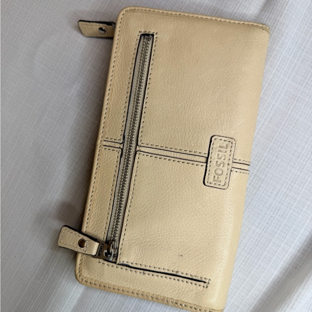 Fossil Leather Zip-Around Wallet in Light Cream - Picture 2 of 4